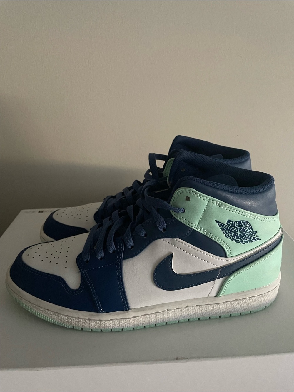 Air Jordan 1 Mid Mystic Navy Mint Foam Men’s Size 8 554724-413